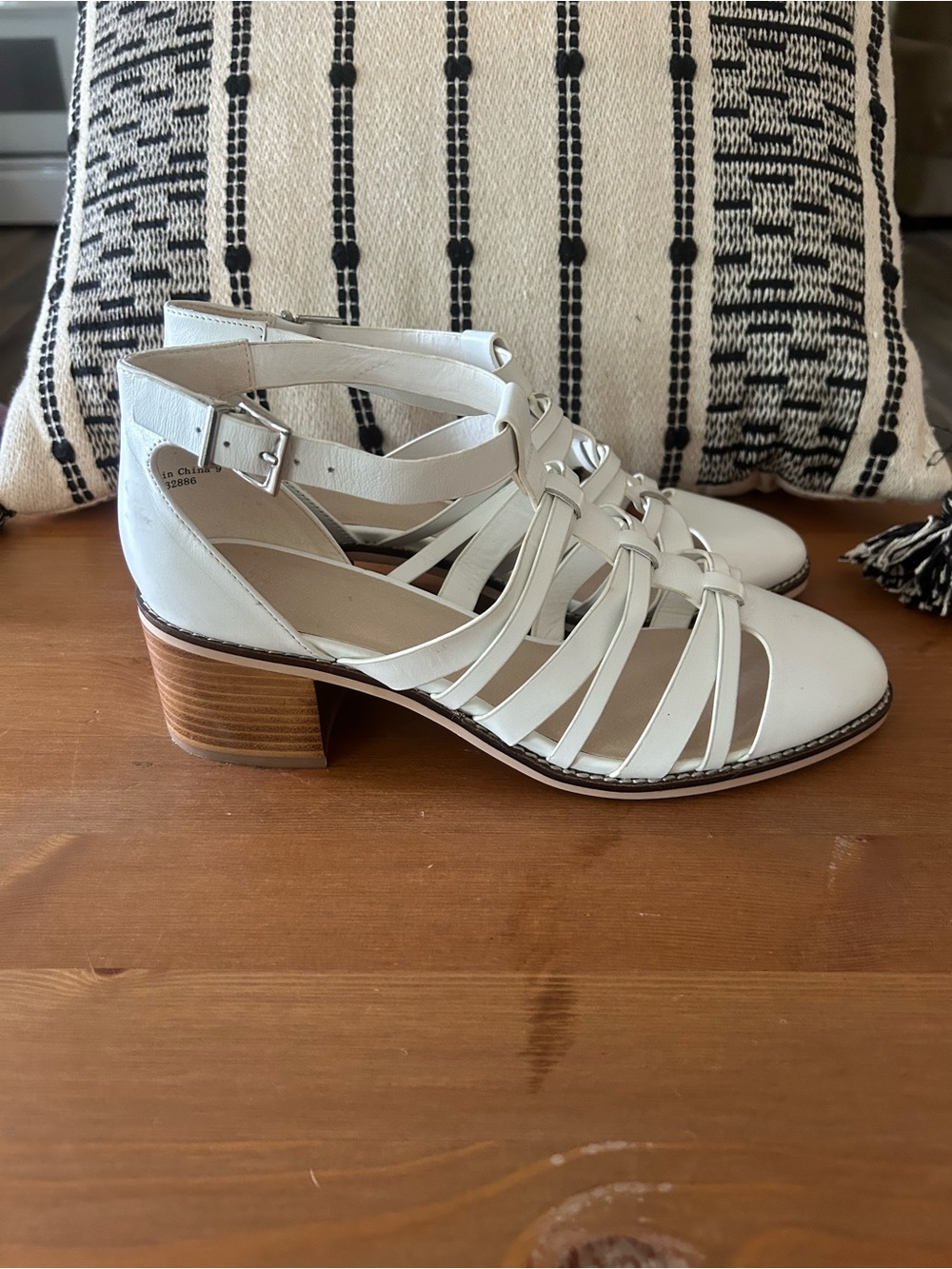 ASOS white clothes, toed chunky heel sandal shoe size 9
